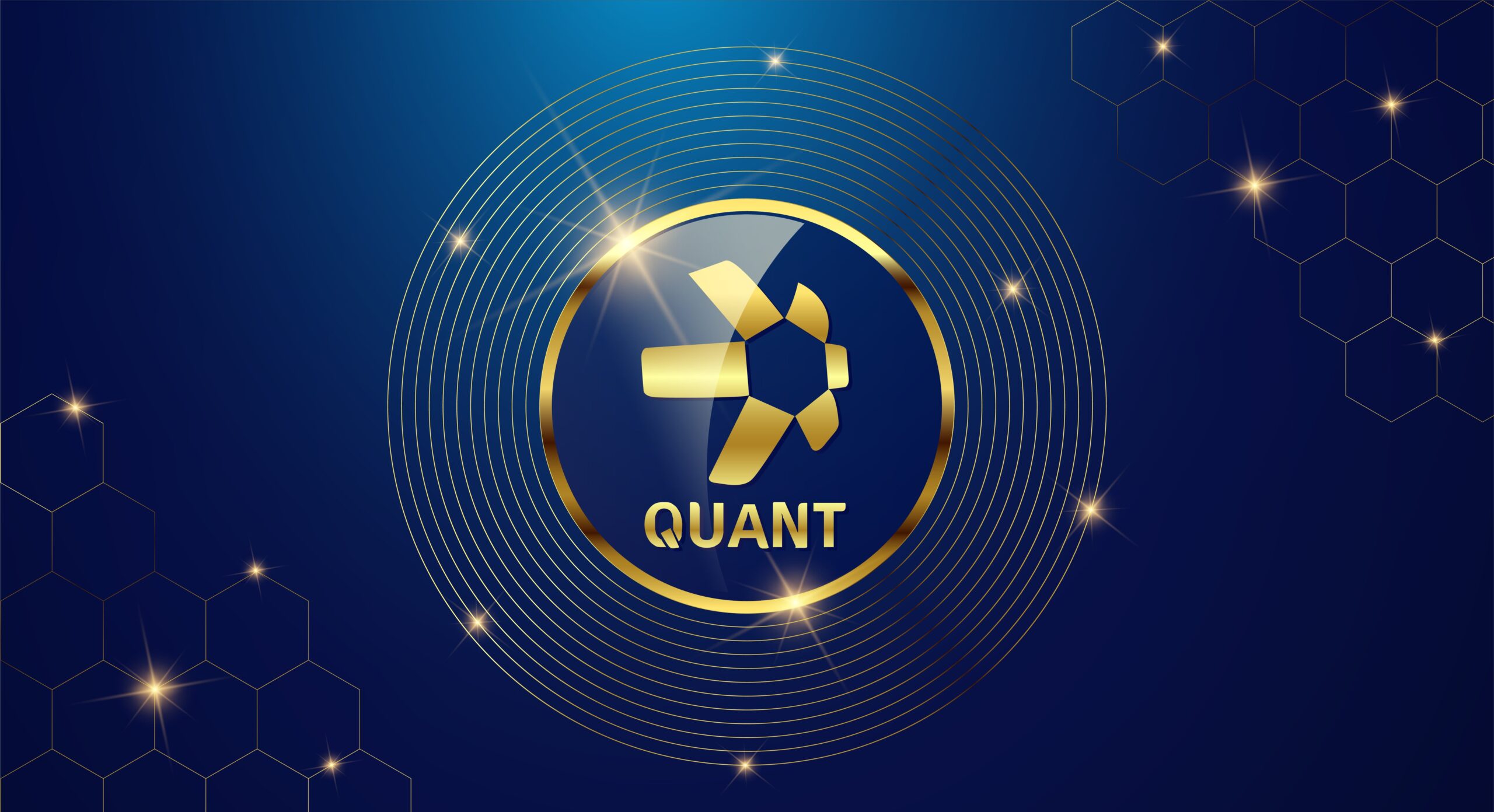 Das Bild zeigt ein rundes Logo als Symbol des Quant Coins QNT mit goldenem Rand auf blauem Hintergrund