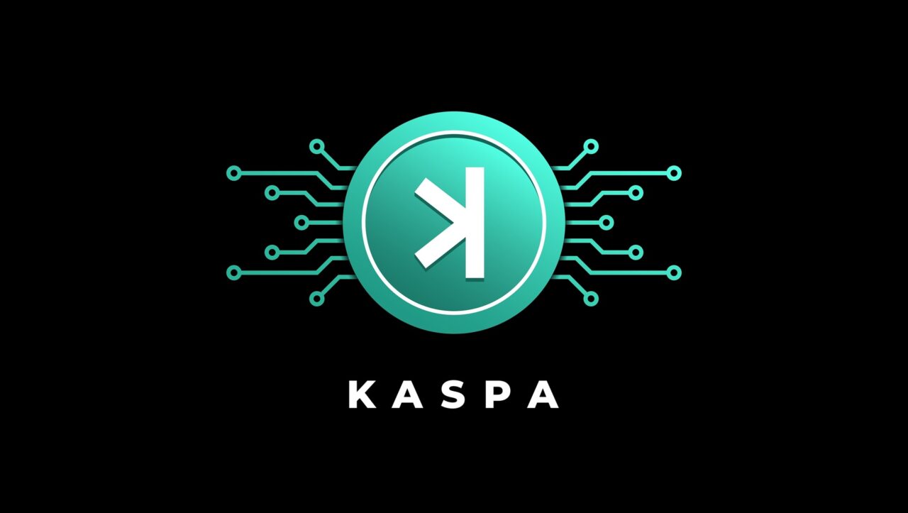 Das Bild zeigt einen grünen Kaspa Krypto-Coins vor schwarzem Hintergrund, von dem wie in einem Schaltplan Linien nach links und rechts abgehen.