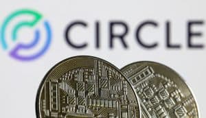 Circle-Logo, davor Münzen