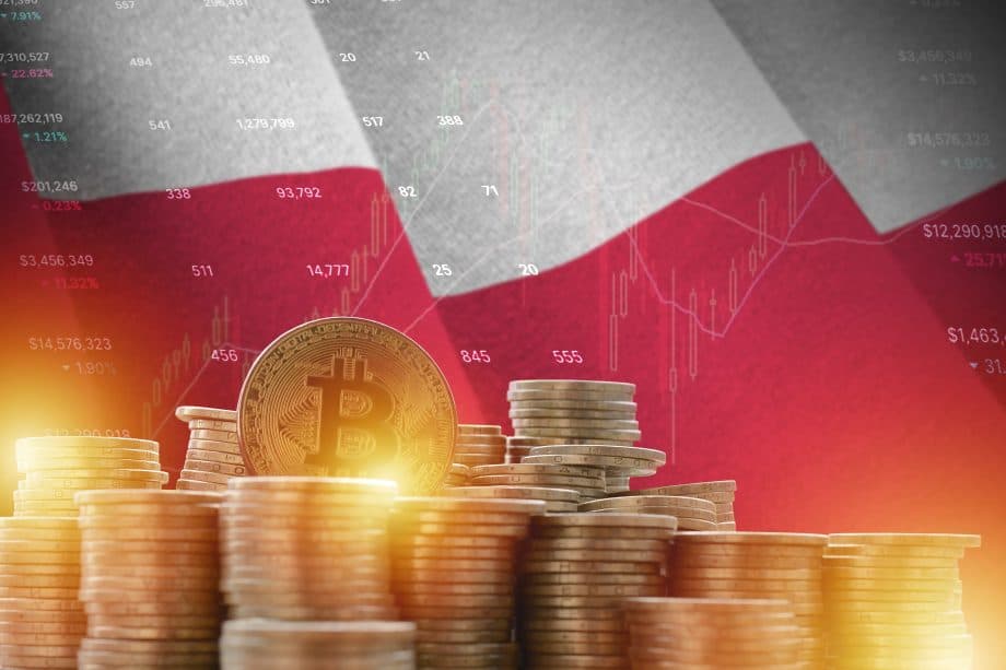 MiCA Polen Krypto-Regulierung mit polnischer Flagge, Bitcoin-Symbol und Münzen