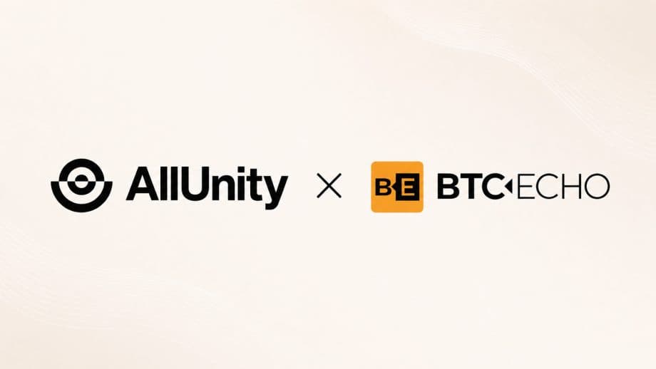 Vor einem hell, geblichen Hintergrund erkennt man zwei Formenlogos. Einmal von AllUnity und einmal von BTC-ECHO.