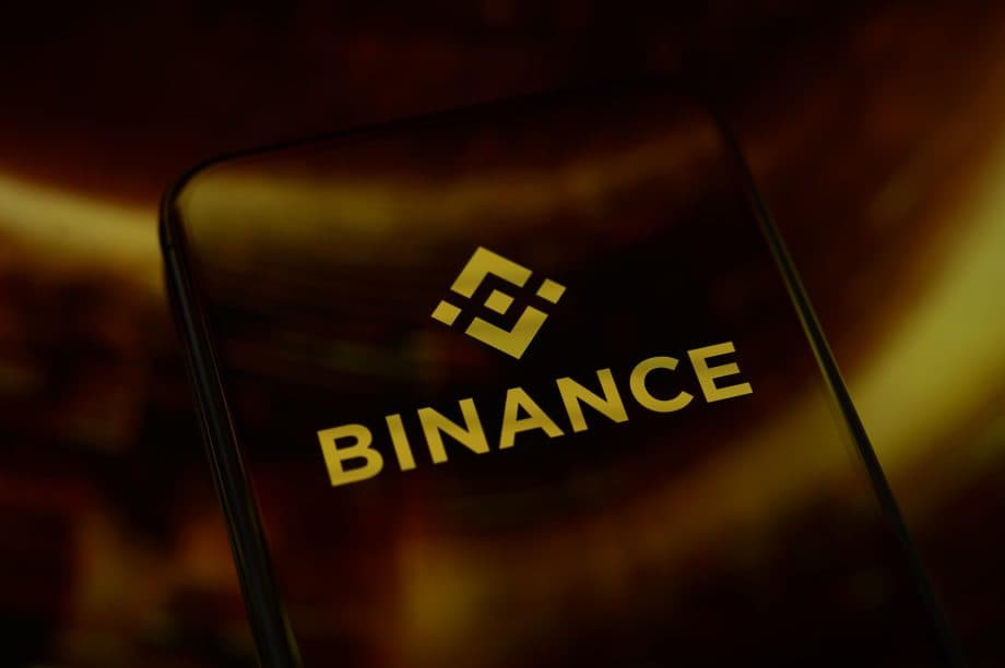 Das Logo von Binance auf einem Smartphone.