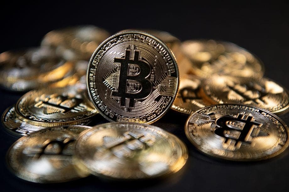 Bitcoin-Münzen als Symbolbild für den Kursrückgang der Kryptowährung