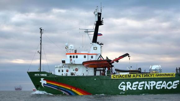 greenpeace-boat