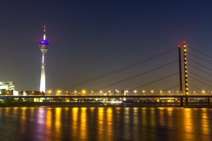 © Tobias Arhelger - Fotolia.com duesseldorf rheinknie bridge at night