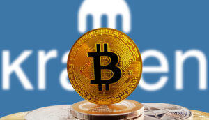 Kraken-Logo hinter Bitcoin-Münze.