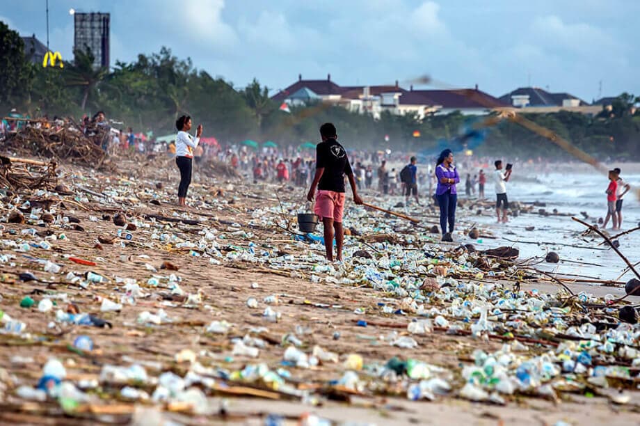 Indonesien: Kunststoff-Recyclingzentren entlohnen Sammler mit eigenem Token