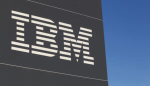 IBM Logo an Firmengebäude