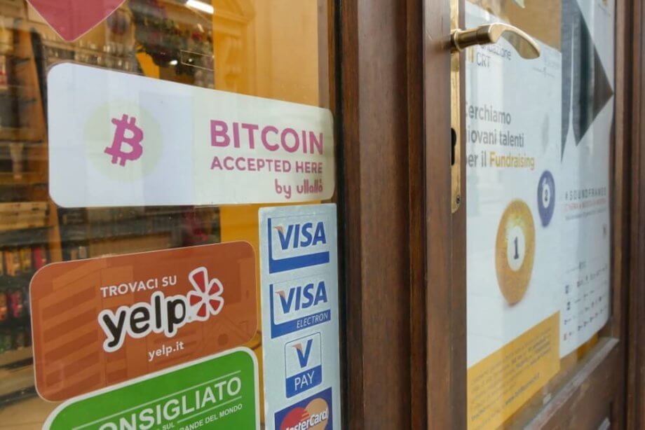 Bitcoin übertrifft Kreditkarten in Italien bei online-Zahlungen
