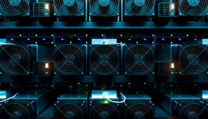 Bitcoin-Mining-Geräte in Reih' und Glied