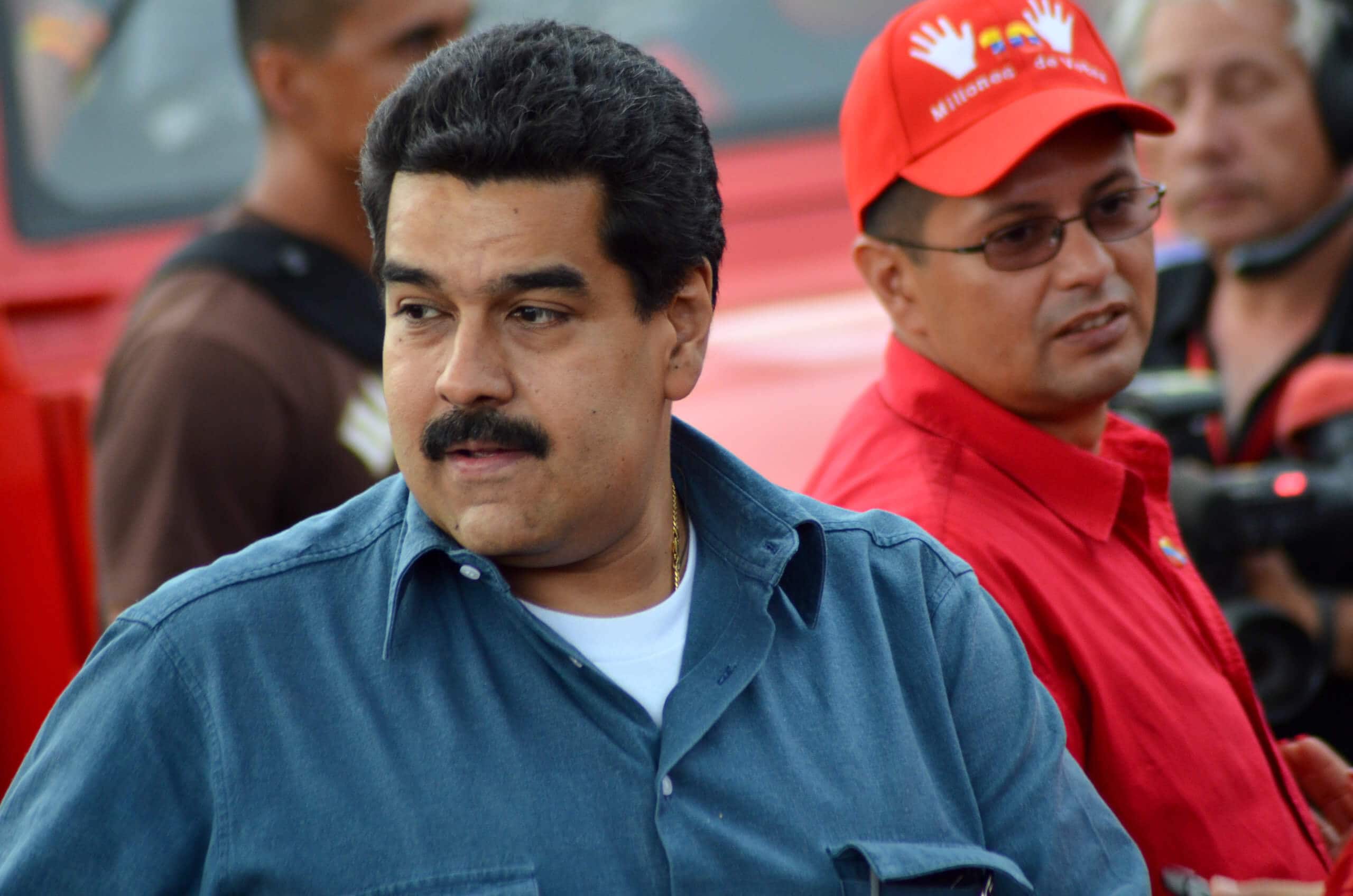 Venezulanischer Präsident Nicolás Maduro schaut nach hinten