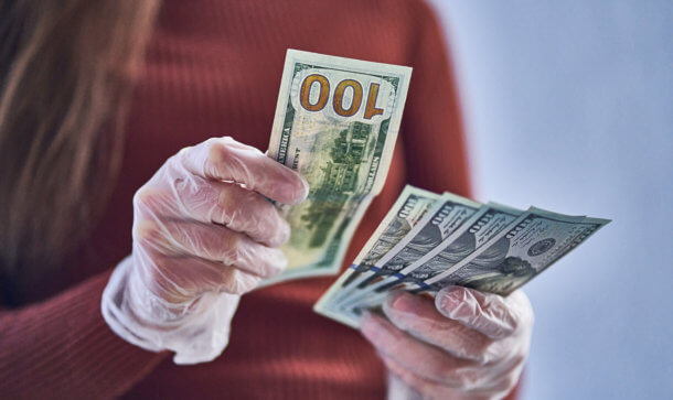 „Zentralbank der Zentralbanken“: Kreditkarten verseuchter als Cash