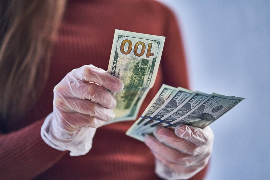 „Zentralbank der Zentralbanken“: Kreditkarten verseuchter als Cash