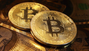 bitcoin-münze-liegt-auf-einer-bitcoin-münze