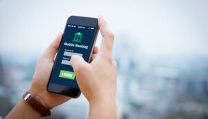 Ein Smartphone, auf dem Online Banking gemacht wird