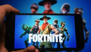 fortnite auf einem smartphone display