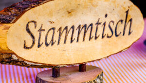 Traditionelles Stammtisch-Schild