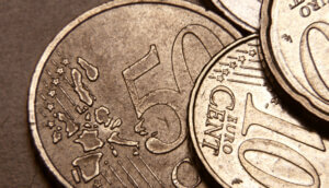 10- und 20-Eurocent-Münzen in Nahaufnahme