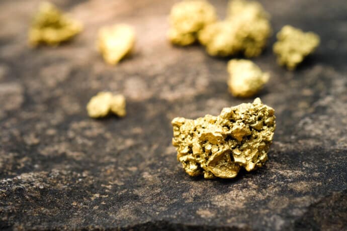 Kleinere Goldnuggets sind verteilt in Anlehnung an das Gold-Portfolio von der Dash Investment Foundation.