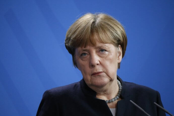 bundeskanzlerin der bundesrepublik angela "amdelhö" merkel mit einem mundwinkel
