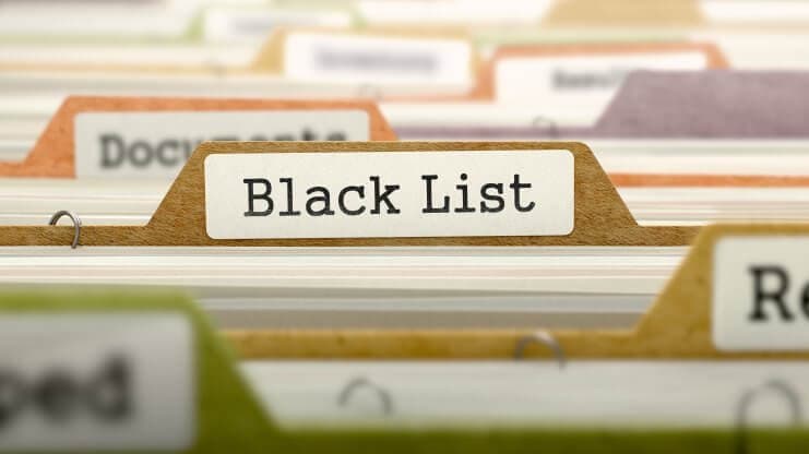 Eine Akte mit der Aufschrift Black List“