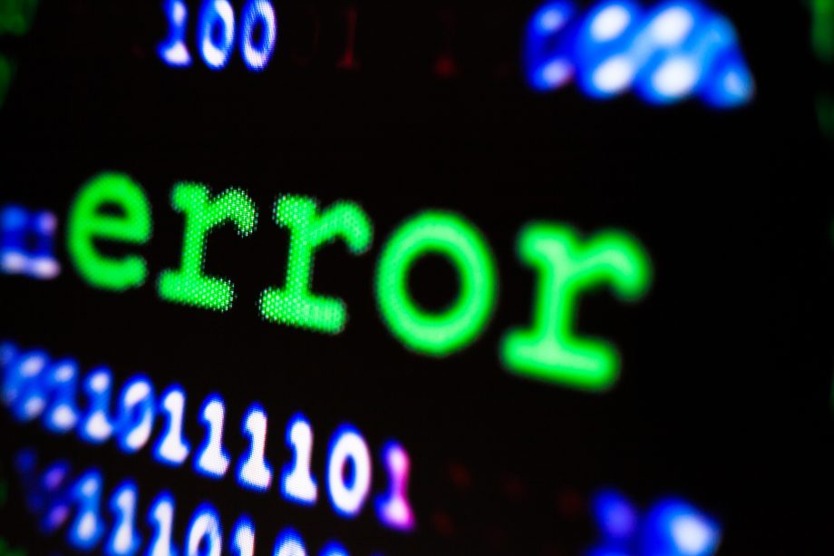 FritzFrog: neuartiges Botnetzwerk richtet großen Schaden an Error-Meldung auf einem Bildschirm