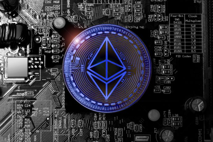 Ethereum Logo auf einem Rechenchip