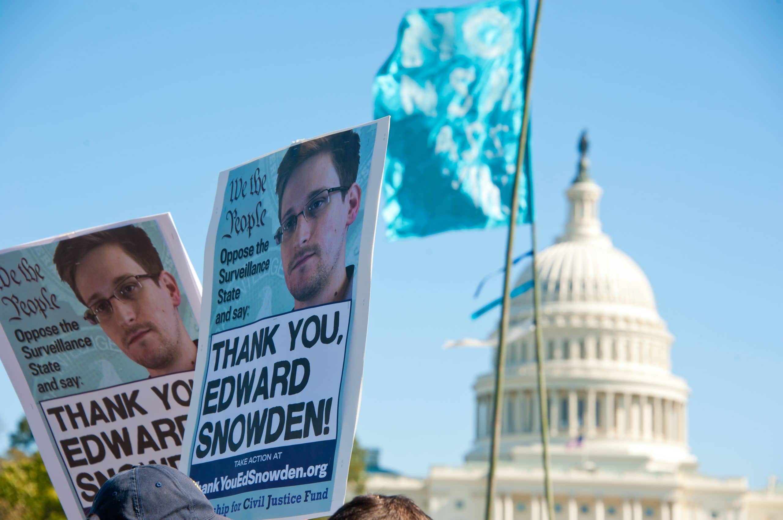 Protestschilder mit der Aufschrift „Danke, Edward Snowden“ vor dem Kapitol in Washington