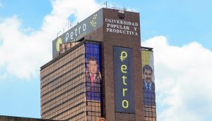 Petro-Schriftzug auf einer Fassade in Venezuela