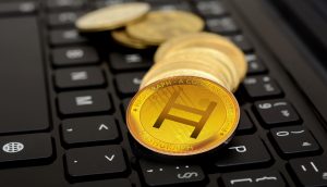Hedera-Hashgrpah-Münze (HBAR) auf Keyboard