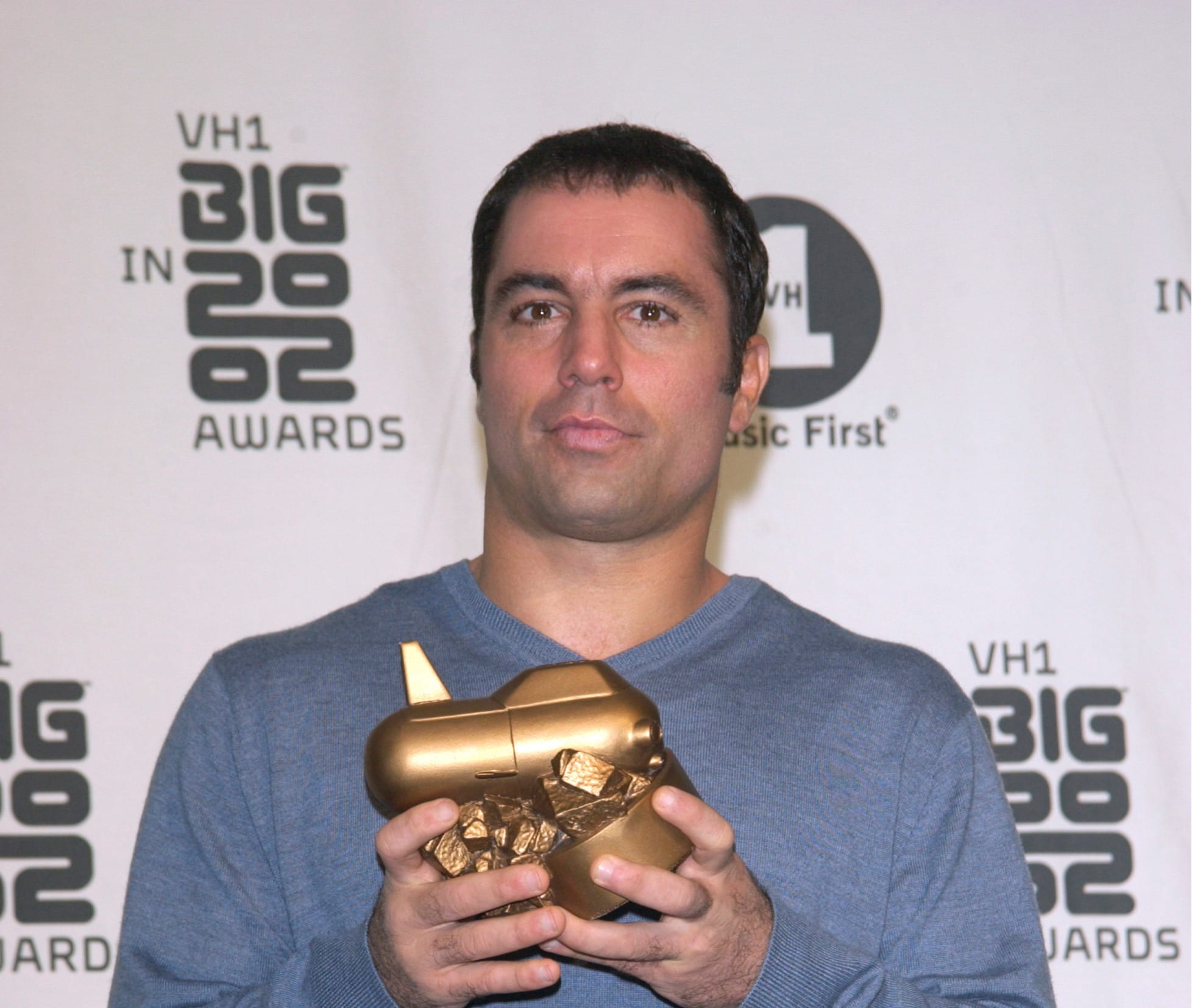 Joseph Rogan_ear Factor presenter JOE ROGAN at the VH-1 Big in 2002 Awards in Los Angeles