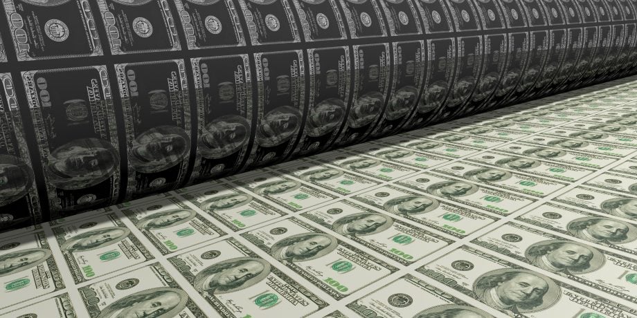 Inflationsangst: Bitwise-Fonds wächst in einem Jahr mehr als 100 Prozent Ein Gelddrucker druckt US-Dollar-Scheine