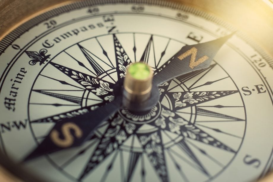 Rallye in Sicht? Bitcoin (BTC) nimmt Kurs auf 11.000 US-Dollar Kompass