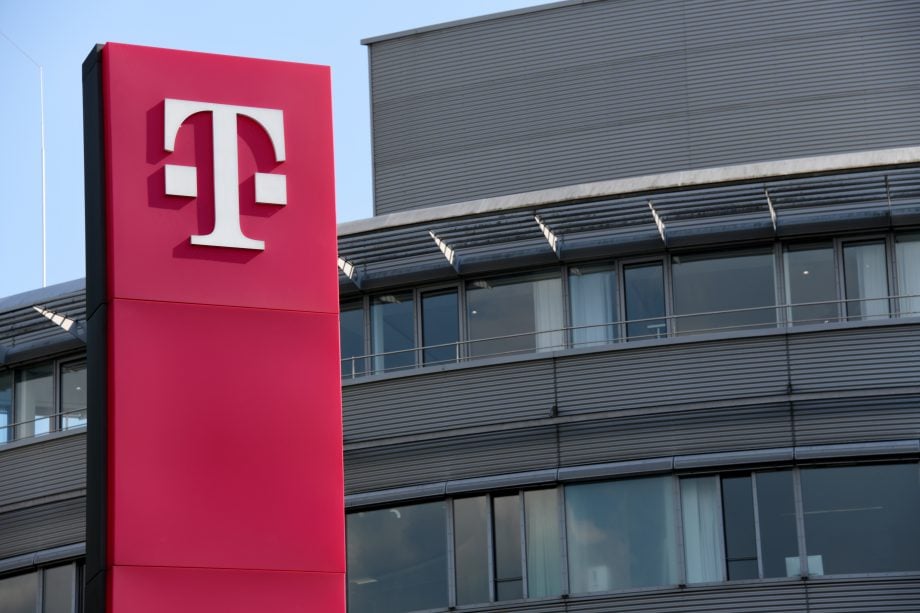 Krypto-Lösung bei Finoa und T-Systems: Kooperation bei digitalen Werten Telekom-Gebäude in Bonn