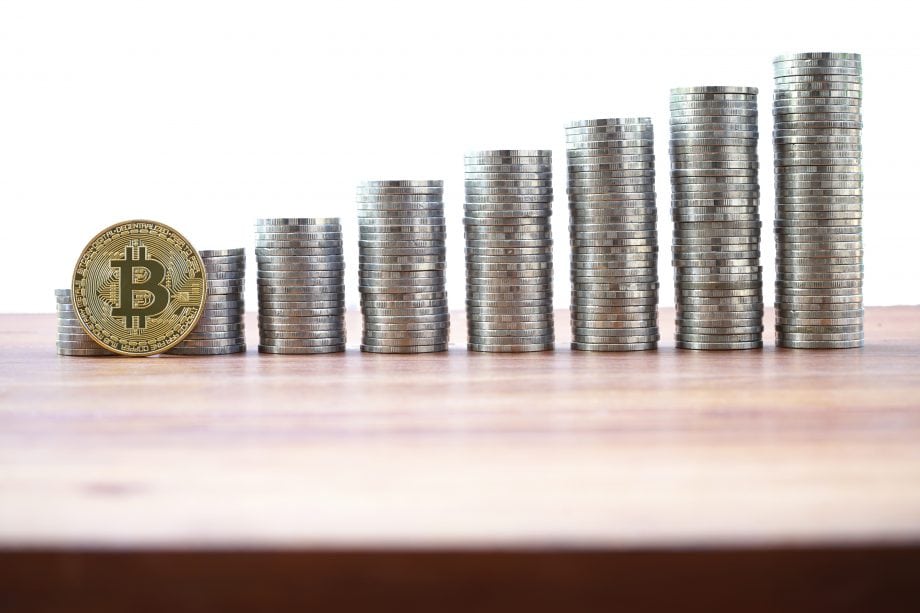 Multipliziere deine Bitcoin (BTC) mit dieser einfachen Methode Bitcoin-Münze vor größer werdenden Münzstapeln