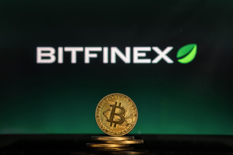 Bitfinex-Hacker werden aktiv und tauschen Teil der Beute um Bitfinex-Logo mit Bitcoin-Münze