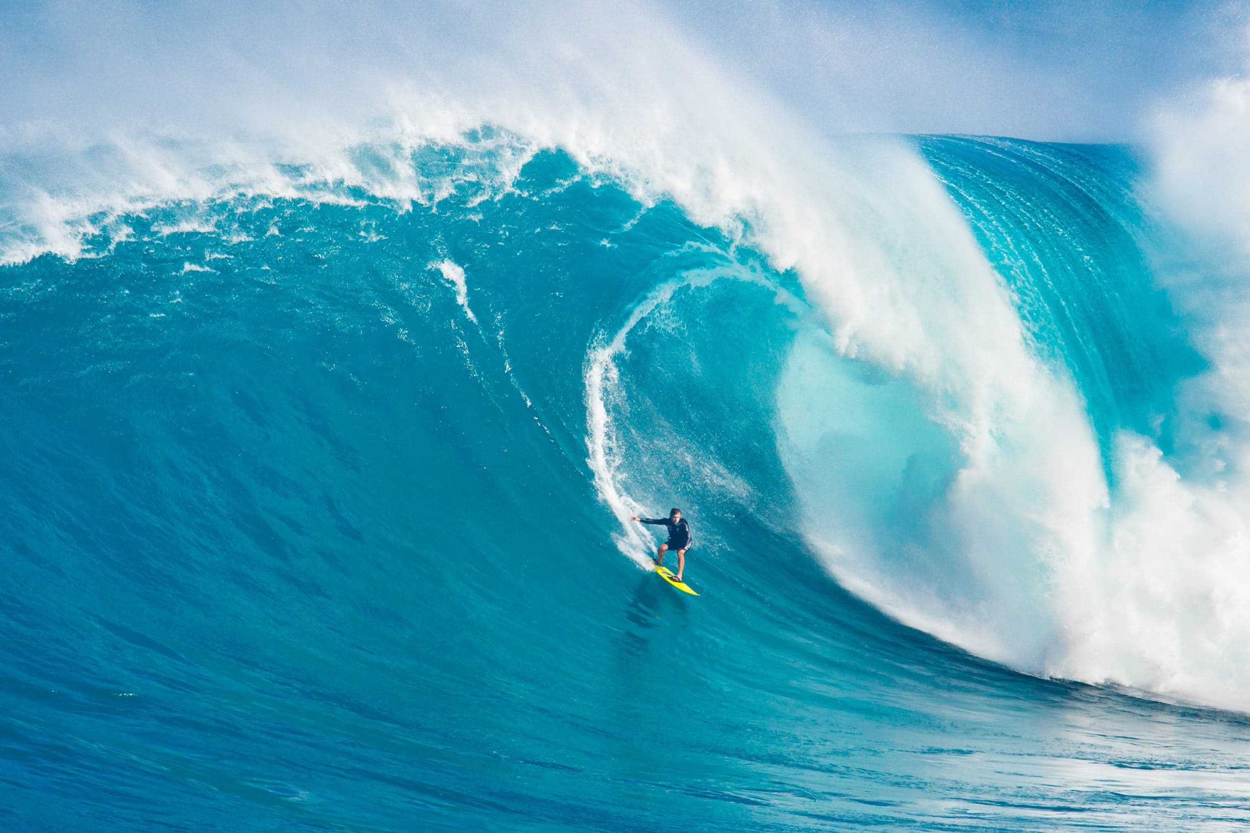 Surfer auf großer Welle