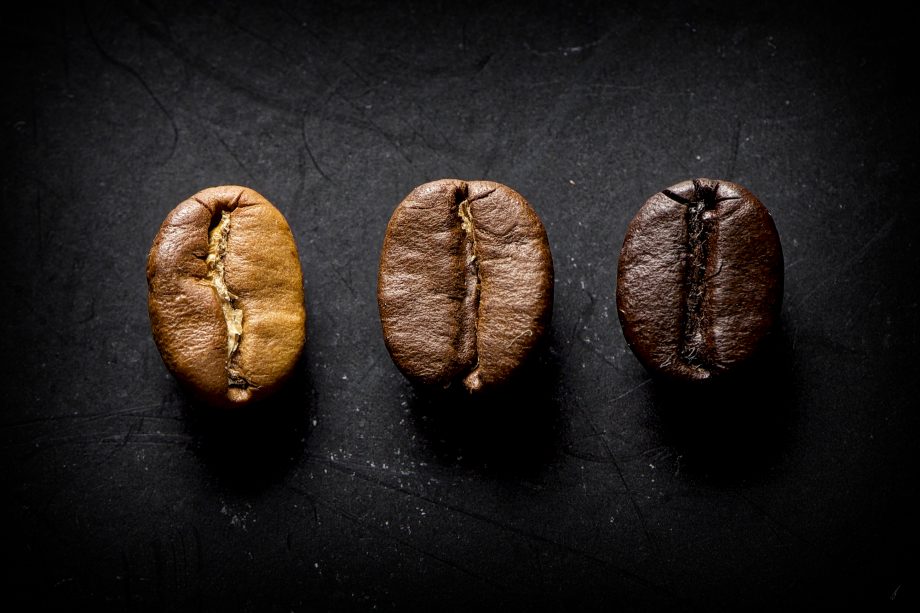 Bitcoin-Anlegertypen: Von Hodlern, Tradern und Kriminellen Kaffebohnen: Schwarz, beige brauen