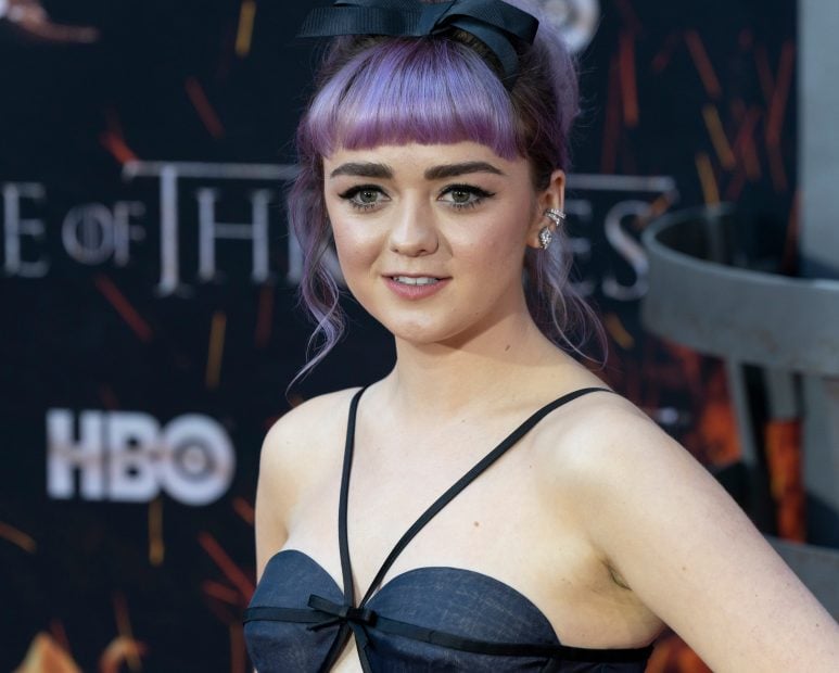 Elon Musk empfiehlt „Arya“ aus Game of Thrones: Kauf Bitcoin Maisie Williams attends HBO Game of Thrones