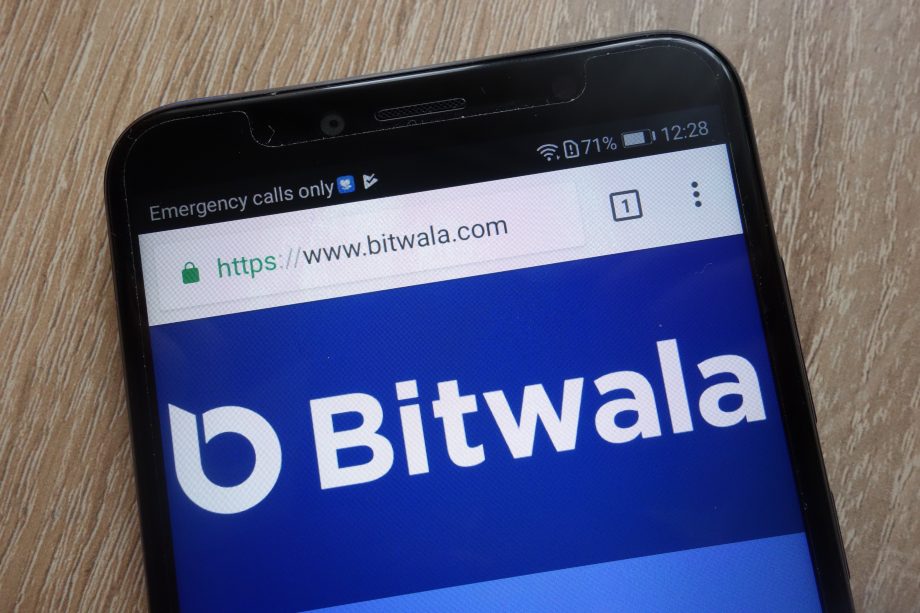Solaris Digital Assets verkündet eine Partnerschaft mit Bitwala Bitwala auf einem schwarzen Smartphone