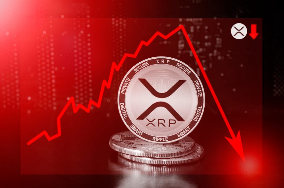 SEC verklagt Ripple, Brad Garlinghouse und Chris Larsen – XRP stürzt ab Ripple-Asset XRP vor einem Kursschart, der einen Absturz illustriert