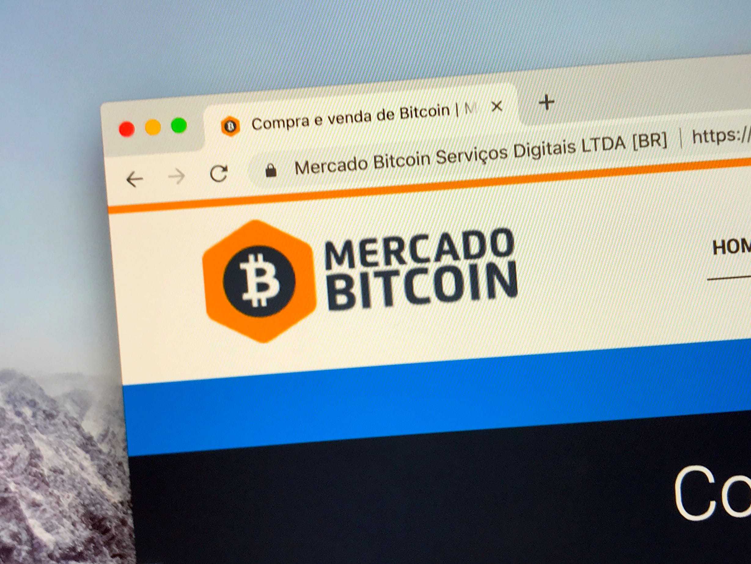 Die Homepage von Mercado Bitcoin auf einem Bildschirm.