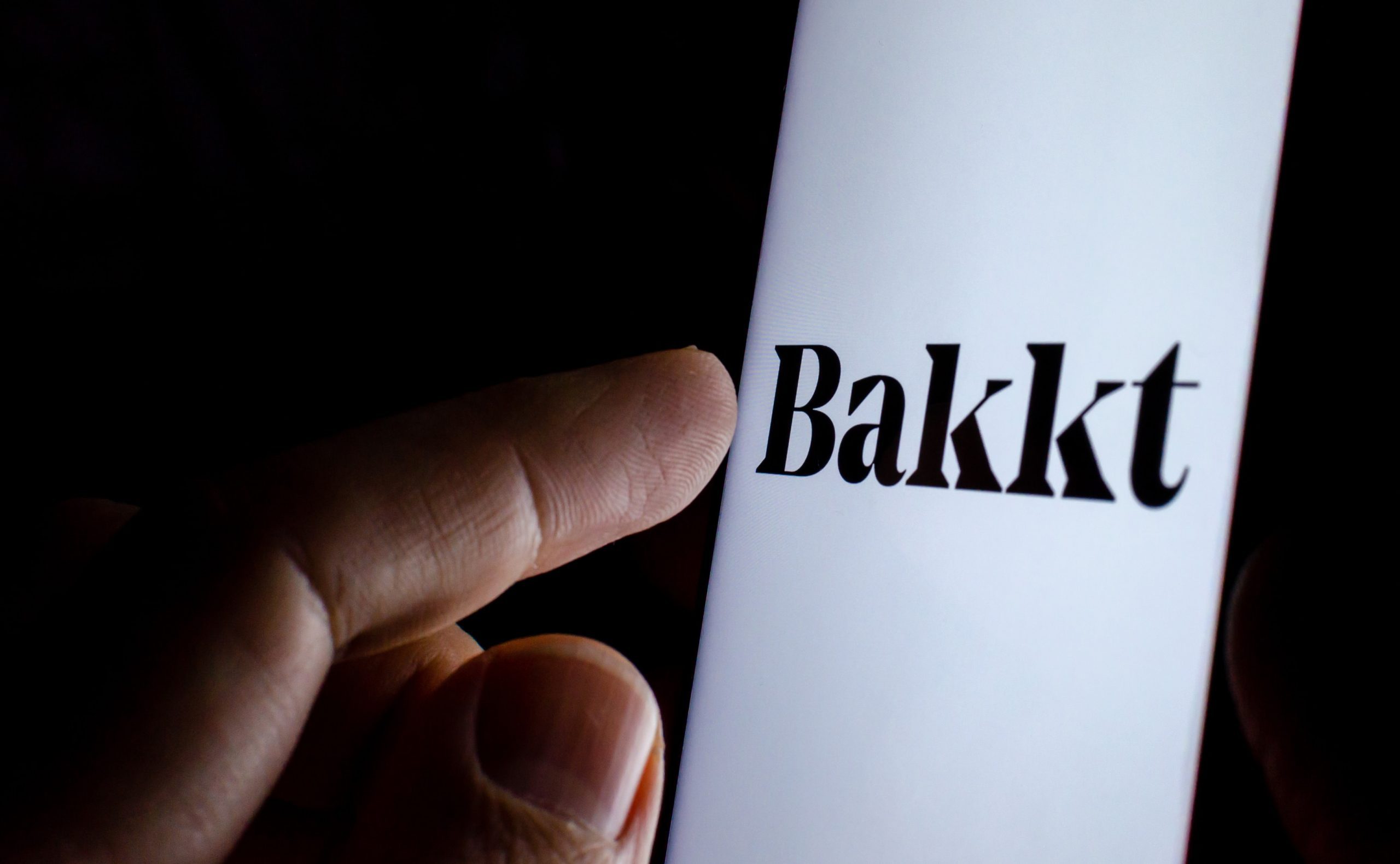 Smartphone mit Bakkt-Logo