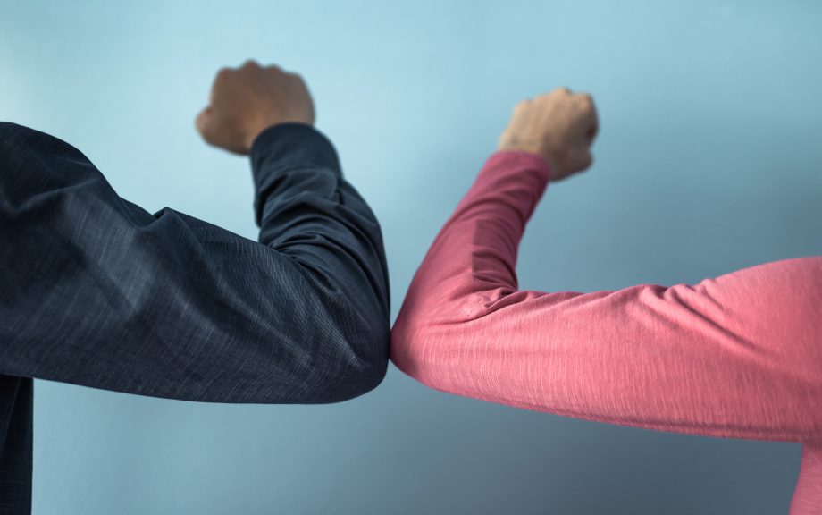 Schulterschluss: Ten31 steigt in Schweizer DexTech AG ein Ellbogen Check