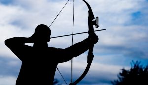 Silhouette eines Bogenschützen