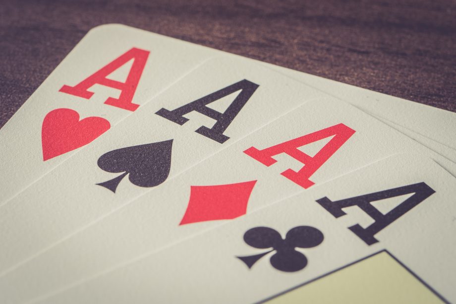 Altshuler Shaham steigt für 100 Millionen USD in Bitcoin Trust ein Spielkarten