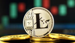 Litecoin-Münze vor einem Chart