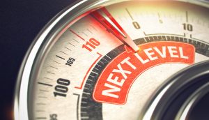 Tacho mit der Aufschrift "Next Level"