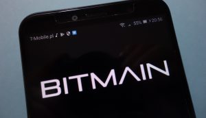 Bitmain-Schriftzug auf Smartphone