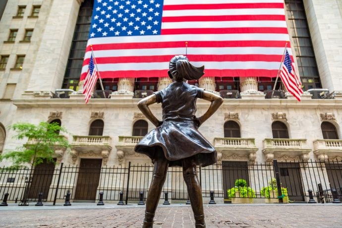 Bronzefigur vor der New York Stock Exchange NYSE